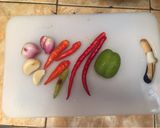 Foto langkah ke 1 dari resep Cumi Tumis Cabai Tomat Hijau.