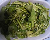 Foto langkah ke 1 dari resep Tumis Kangkung Terasi Pedas.