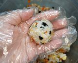 Foto langkah ke 5 dari resep Nasi Kepal Korea.