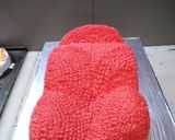 A picture of step 6 of 4&10pounds red car is ready to go pineapple cake.