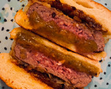 Foto del paso 9 de la receta: Burger con queso trufado, yema curada y mermelada de jalapeño
