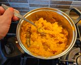 Kacsacomb hagymás törtkrumplival 🦆🥔 recept fázis 3 fotója