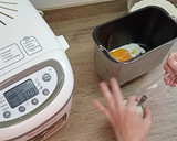 Foto del paso 2 de la receta: Pan de hamburguesa con yogur