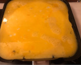 Foto del paso 3 de la receta: Rollitos de tortilla rellenos de jamón y queso