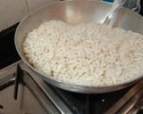 A picture of step 1 of Murmura laddu.