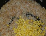 Foto del paso 3 de la receta: Arroz con choclo y cabello de ángel..