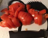 Une image de l'étape 4 de Salade de céleri jaune, reine des glaces,tomates et crevettes roses (sauce tapenade).