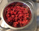 Une image de l'étape 1 de Tarte framboises vanille pâte brisée au lait.