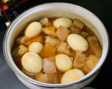 Hình bước làm 3 của món Thịt kho trứng