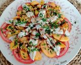 Foto del paso 6 de la receta: Ensalada de tomate, melocotón y boquerones en vinagre