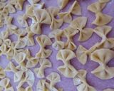 Foto del paso 4 de la receta: Pasta fresca casera farfalle con cherrys y feta