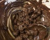 Foto del paso 3 de la receta: Nueces rellenas de dulce de leche y bañadas en chocolate