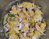 A picture of step 2 of Pakoda.