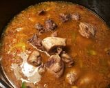Foto del paso 14 de la receta: Menudillos de pollo, en salsa de higadillos y cuñas de patatas fritas
