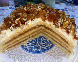 Foto del paso 7 de la receta: Torta con base de coco, bizcochuelos y praliné de nueces