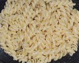 รูปขั้นตอนการทำที่ 1 ของ ฟูซิลี่ (fusilli)ซอสต้มยำกุ้ง (พาสต้าเส้นเกลียว) fusilli tom yum