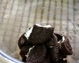 A picture of step 1 of Biscuit Milk shakes 3 types.