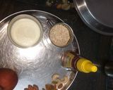 A picture of step 1 of Milk oats with fruits and nuts.