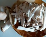 รูปขั้นตอนการทำที่ 9 ของ เมนู แหนมตับหมูข่า (ผัดกระเพราคั่วแห้ง)