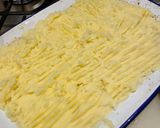 A picture of step 3 of Leftover roast chicken and leek pie.