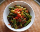 Foto langkah ke 2 dari resep Tumis balado tombak bawang.
