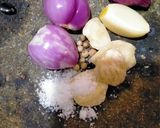 Foto langkah ke 1 dari resep Udang bumbu kuning.