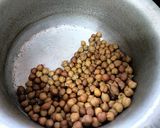 A picture of step 3 of Kala Chana chaat.