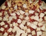 Foto del paso 3 de la receta: Pizza con dos quesos y tomate fresco