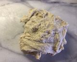 Foto del passaggio 3 della ricetta Pane alle nocciole, noci pecan e uvetta