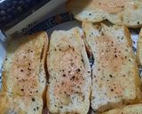 Foto del paso 5 de la receta: Pan con ajo al estilo italiano y sal negra