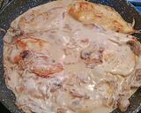 Foto del paso 3 de la receta: Pollo en salsa de cebolla y champiñones