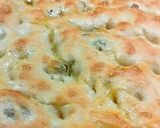 Foto del passaggio 3 della ricetta Focaccia alle olive 🫒