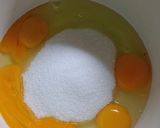 Foto del paso 1 de la receta: Bizcochuelo marmolado esponjoso y húmedo