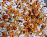 A picture of step 2 of Chatpati Jhalmuri.