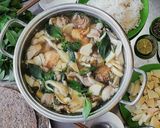 Hình bước làm 1 của món Lẩu gà lá é bé xẻm