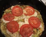 Foto del paso 6 de la receta: Tortilla de zapallito a la pizza 😉
