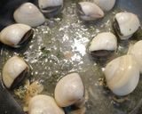 Foto del paso 6 de la receta: Coles de Bruselas con patatas y almejas
