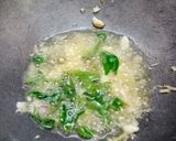 A picture of step 3 of South Indian spicy prawn gravy.