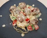 Foto langkah ke 7 dari resep Cheesy Meatball Cream Sauce.