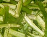A picture of step 1 of Kurkere Bhindi.