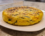 Foto del paso 6 de la receta: Tortilla de patatas y pimientos verdes