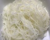Foto langkah ke 1 dari resep Sop Oyong Bihun Wortel Tahu dan Telur.
