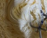 Foto langkah ke 3 dari resep Butter cream dari mentega kuning (lembut).