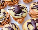 Foto del paso 2 de la receta: Profiteroles Mini con Crema Chocotorta