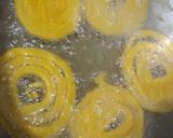 A picture of step 5 of Quick Doodh jalebi dessert.