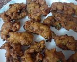 A picture of step 3 of Palak pakorey.