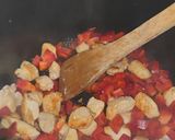 Une image de l'étape 4 de Émincés de poulet à la crème de poivrons.
