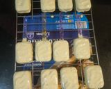Foto del paso 3 de la receta: "Helados" de galleta y dulce de leche