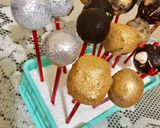 صورة لخطوة 4 من وصفة كيك بوبس بالجليتر 🍡🍡🍭🍭