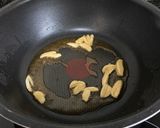 A picture of step 3 of Grilled salmon with garlic Eryngii mushroom.